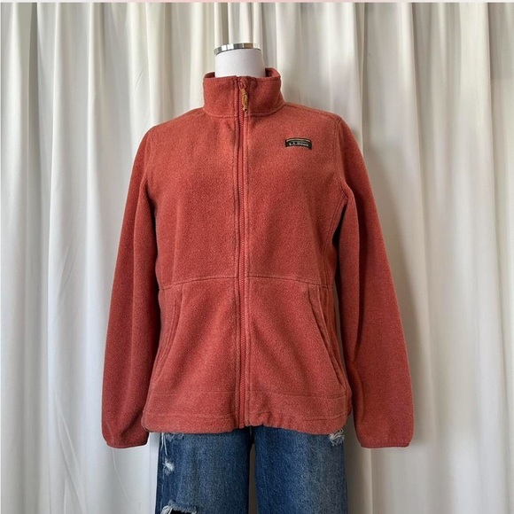 L.L. Bean Women's Mountain Classic Fleece Jacket  size Medium. - Picture 5 of 9